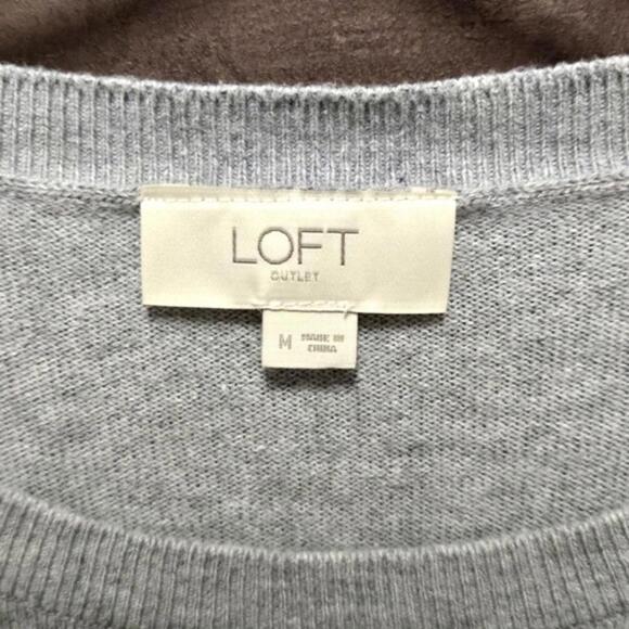 LOFT Outlet Preppy Grey White Scoop Neck Sweater Over Dress Shirt Size Medium - Picture 3 of 3